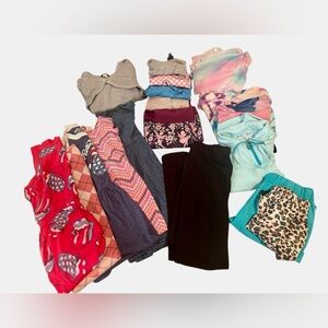 Girls 19 Piece  Bundle of Clothing Size 7/8    Tops dresses Pants